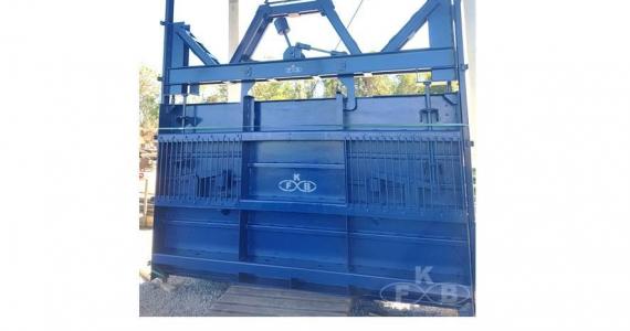 [FKB penstocks in the construction of Moxotó Adductor]